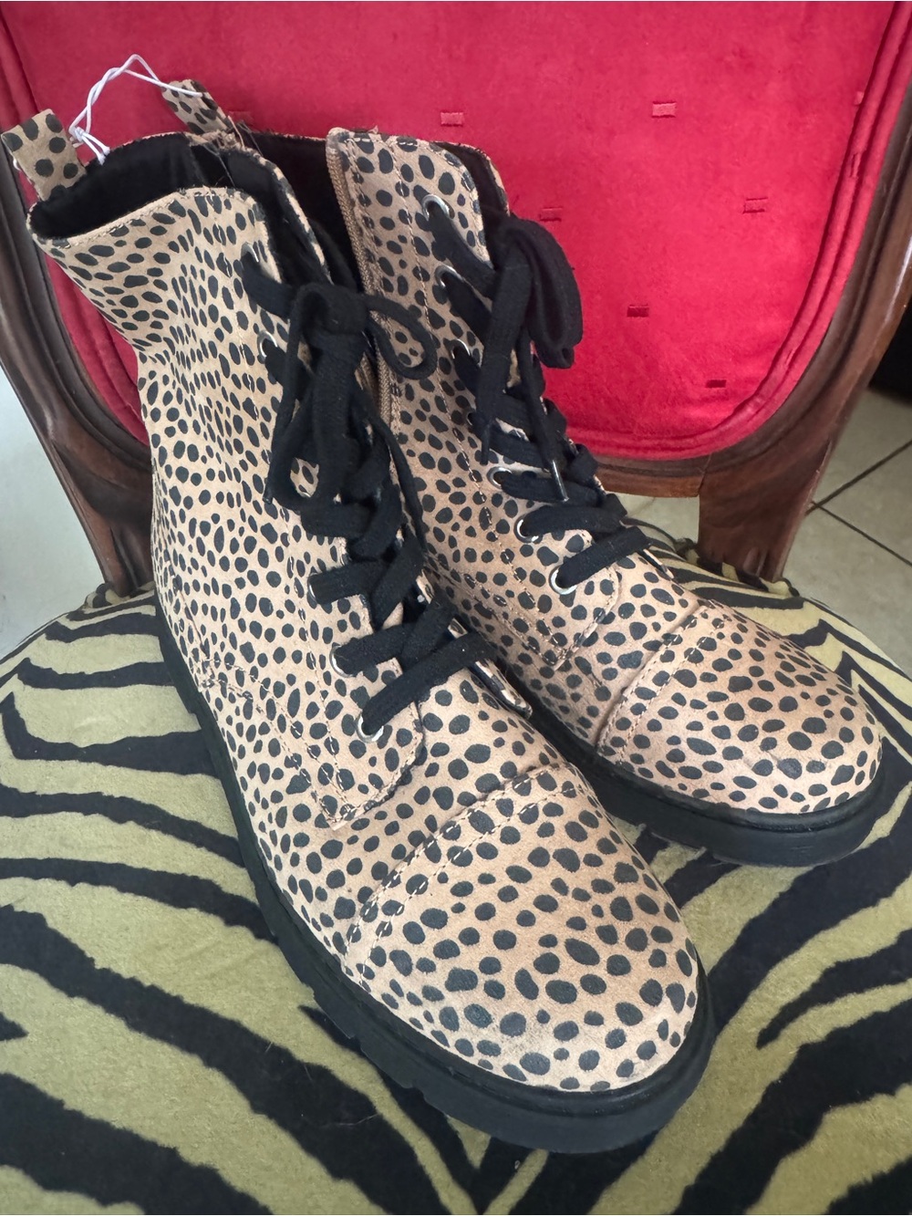 Arizona Jean Co. lace-up combat boots in a trendy leopard/dalmatian print 🐆 8